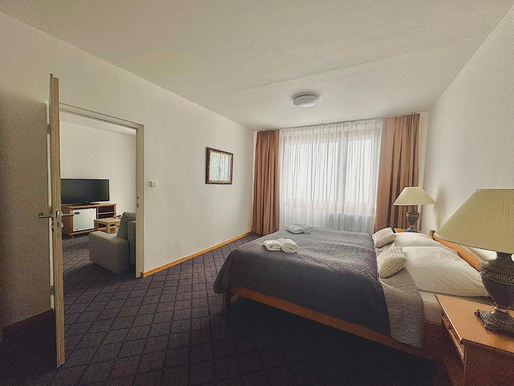 Patria Hotel Trutnov Kültér fotó